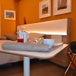 Bed In Centro 4* نابولي