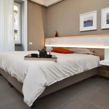Bed In Centro B&B 나폴리